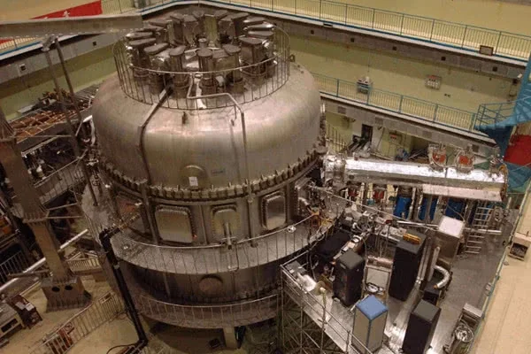 Large scientific cryogenic project